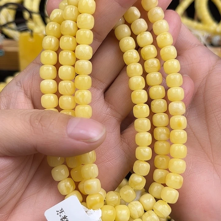 琥珀未镶嵌颈饰琥珀