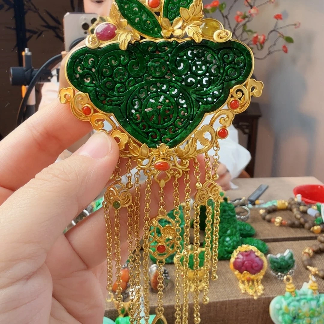 翡翠银S925镀金镶嵌吊坠(赠链)