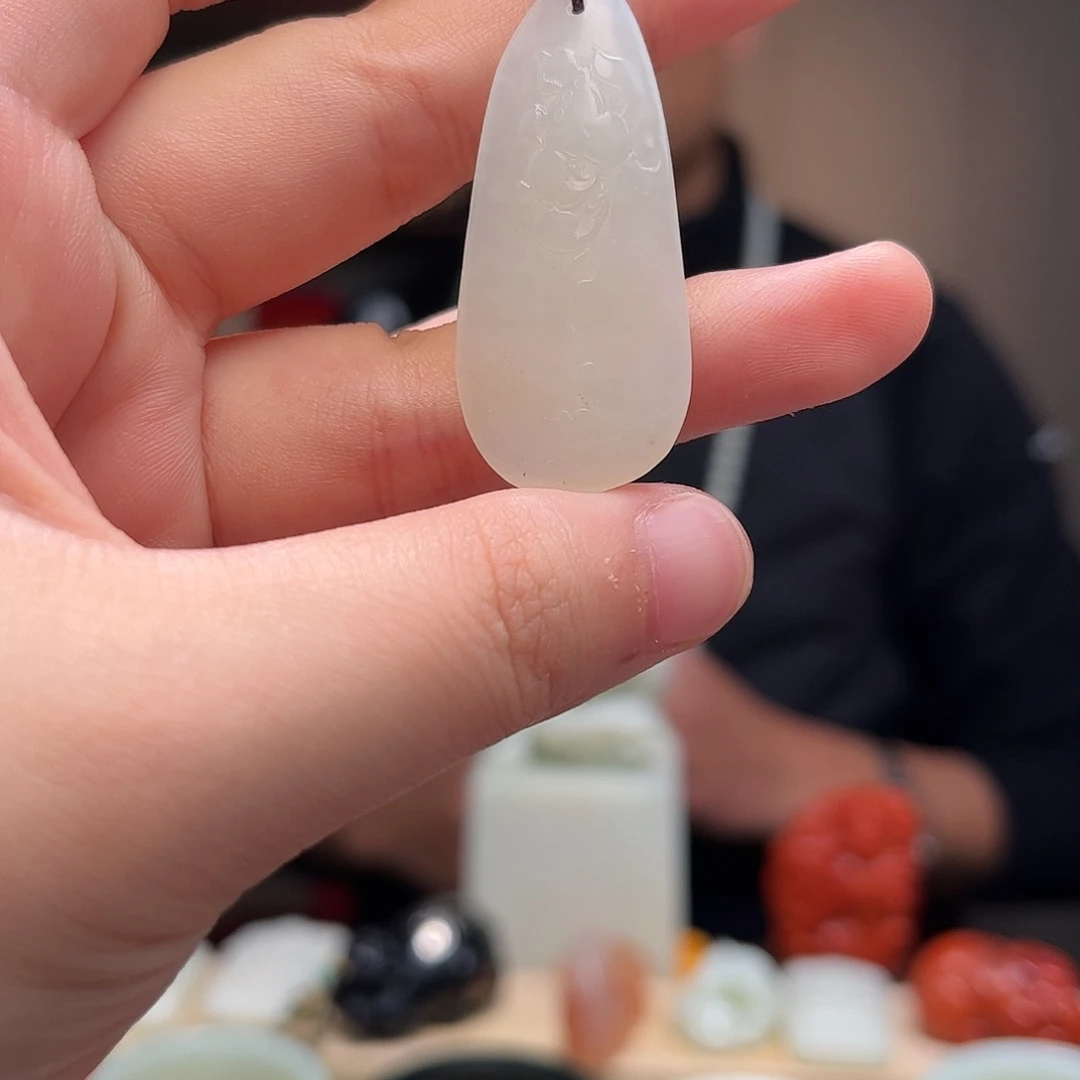 颈饰未镶嵌南红玛瑙