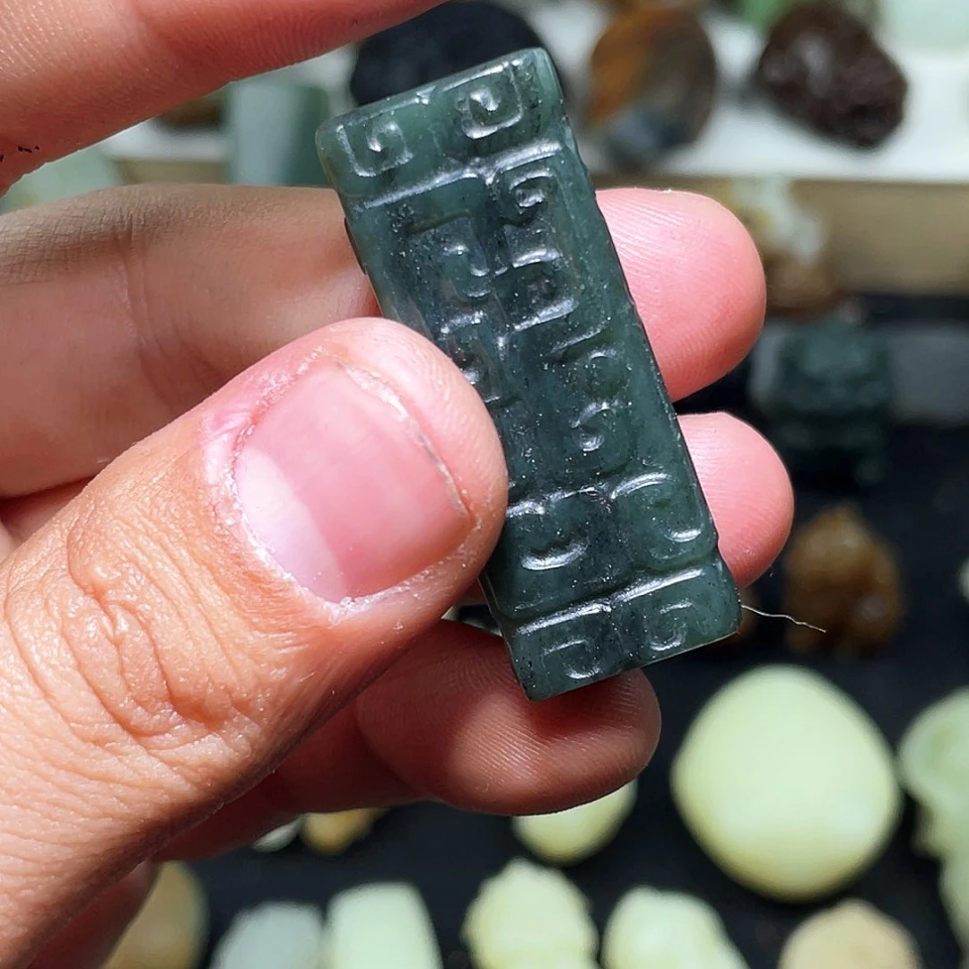 颈饰未镶嵌和田玉