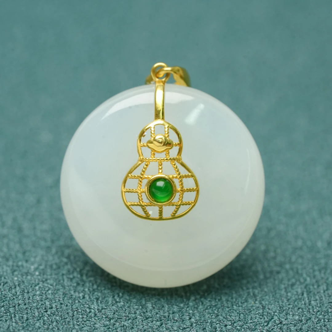 【小北好物】18K金和田玉吊坠约19*19mm【多样性发一件】2QH09X737