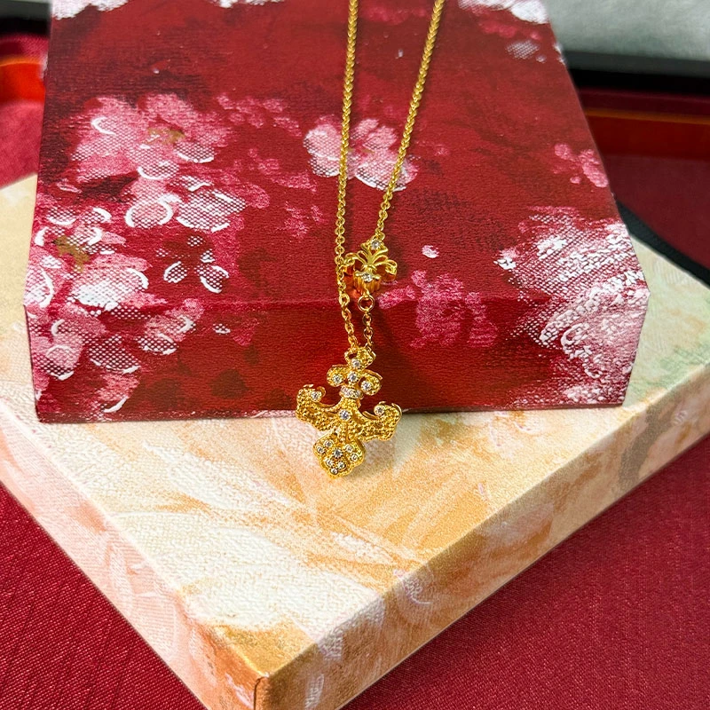 坠链均足银锆石 鸢尾花精致吊坠