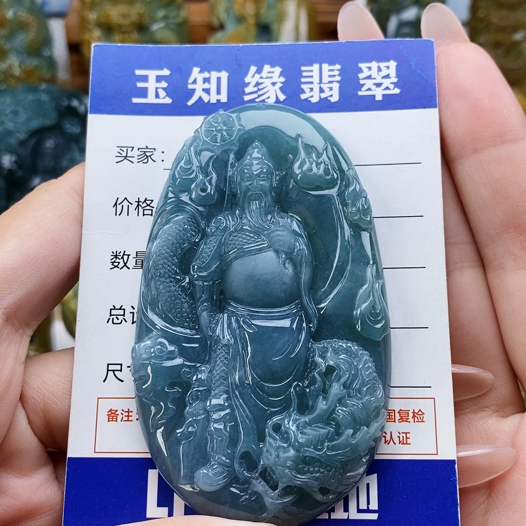 翡翠未镶嵌颈饰关公