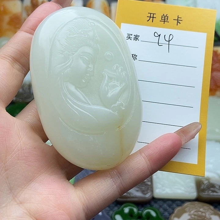 颈饰未镶嵌和田玉