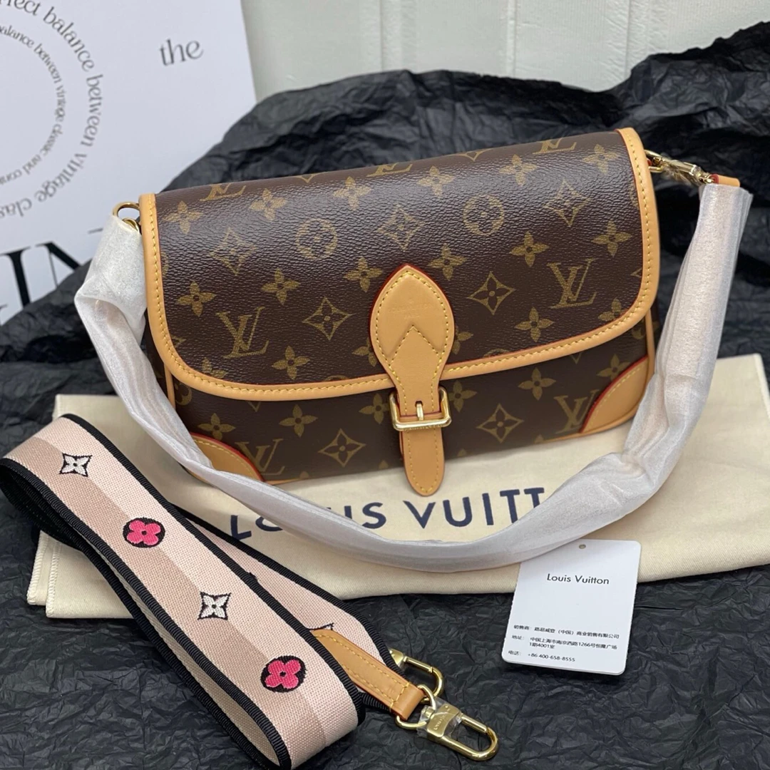 99新 LouisVuitton/路易威登 法棍斜挎包 芯片款