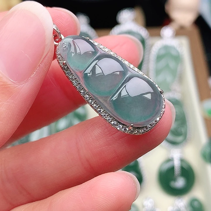 颈饰银S925镶嵌翡翠吊坠