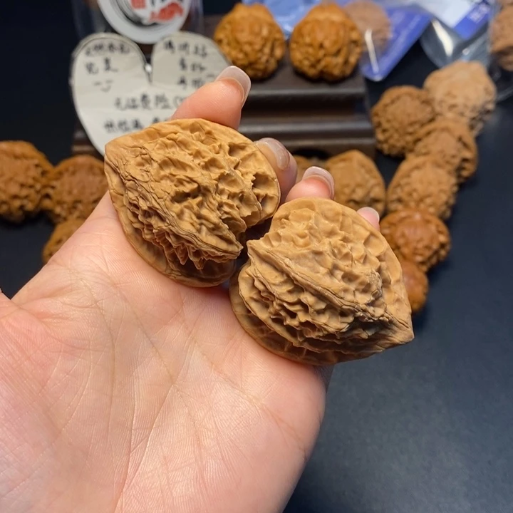 文玩核桃把件33号鸡心39尺