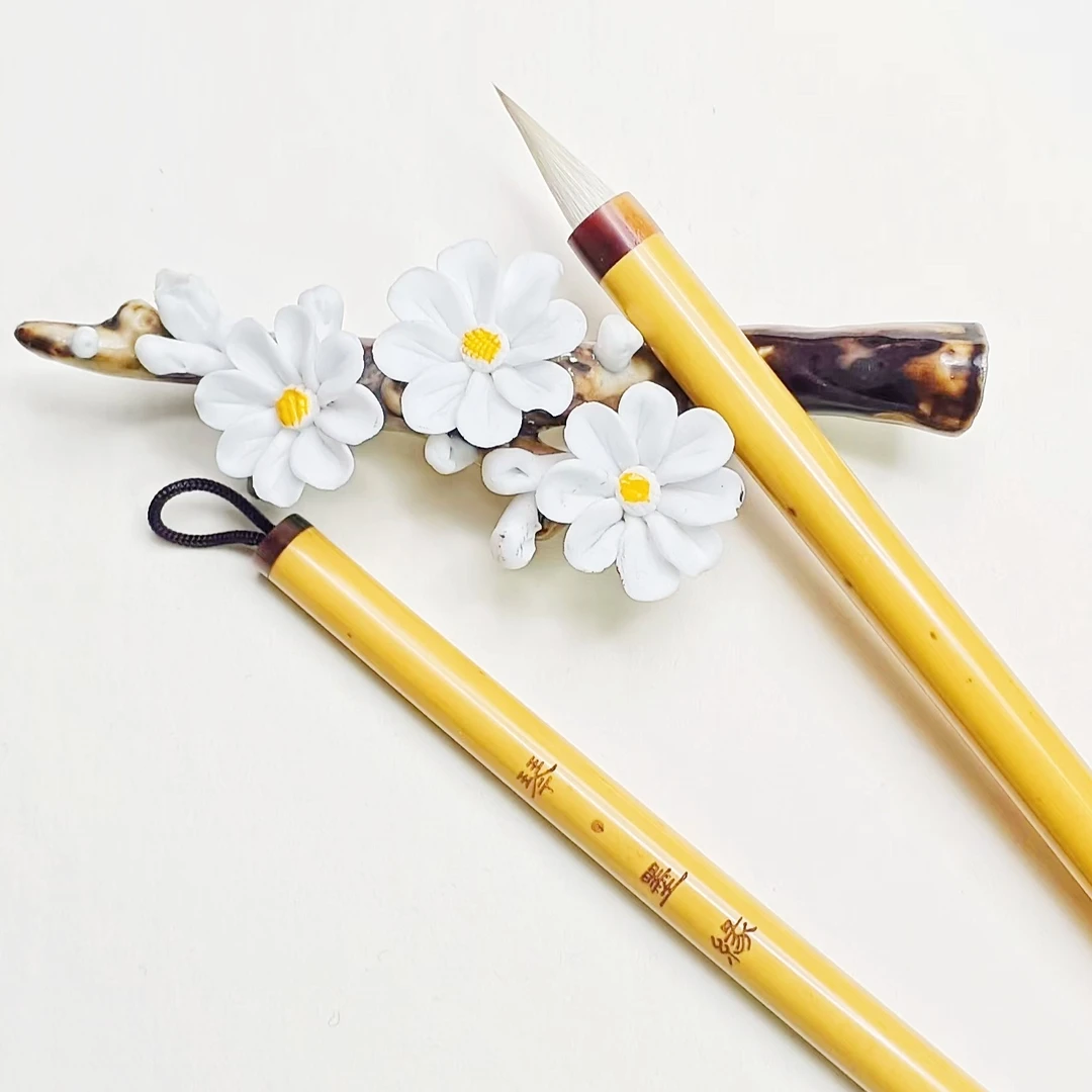 狼羊兼毫毛笔，适合写兰亭集序，滕王阁序等小行书，也可写隶书篆书