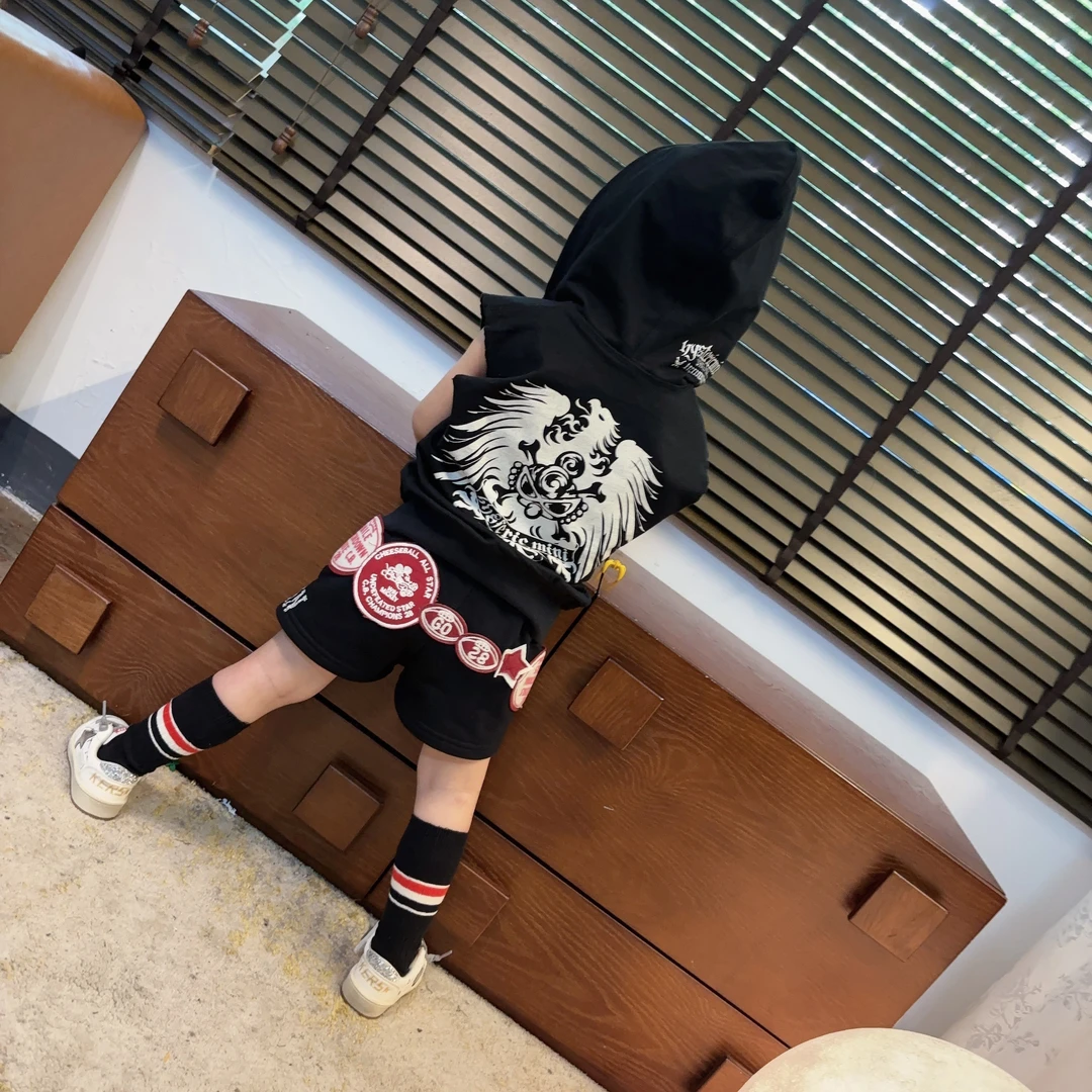 濮六六童装 男女童日系超酷定制细毛圈无袖连帽背心 毛圈贴布短裤