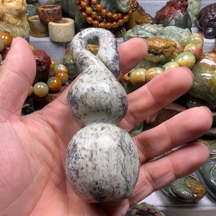 如***偉岫岩河磨玉（透闪石质玉）未镶嵌把件