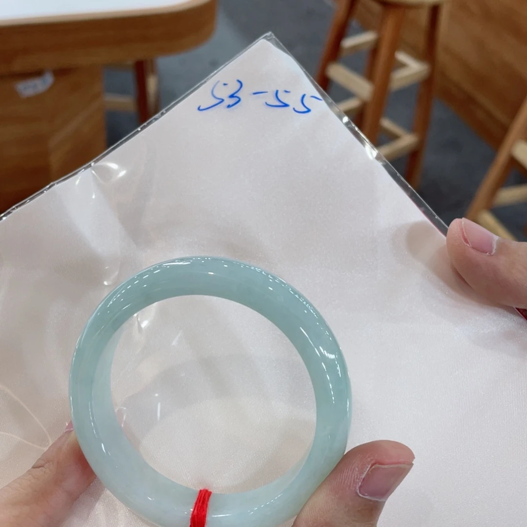 翡翠手镯未镶嵌默认有包容