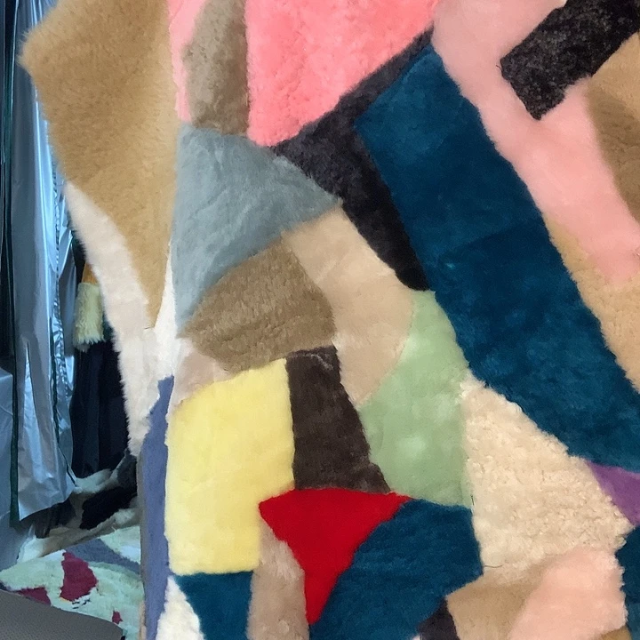 向***光羊毛羊皮毛一体103七彩短毛坐垫2个微瑕