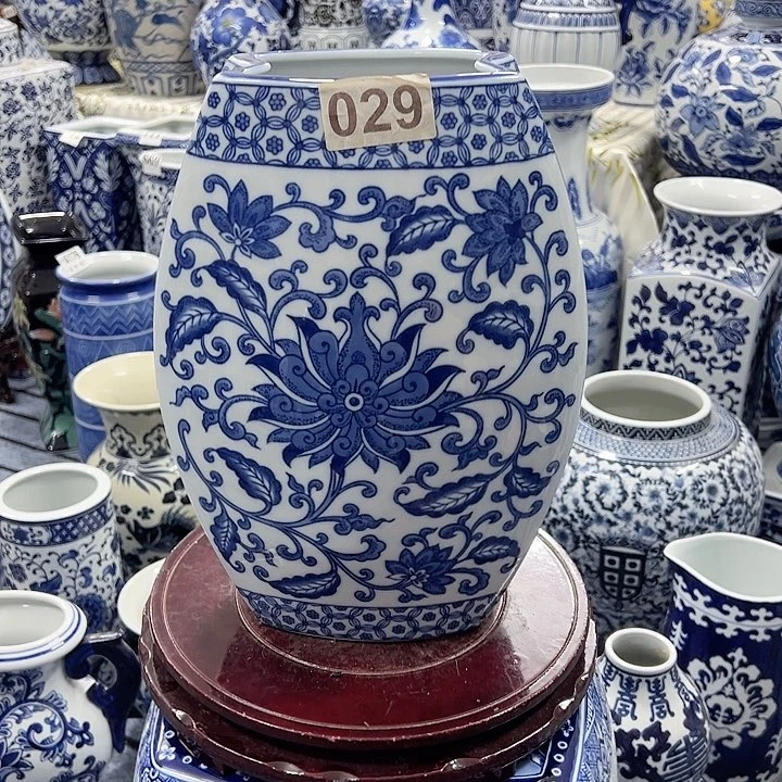 摆件手工手绘高温釉下彩家居摆件，花瓶