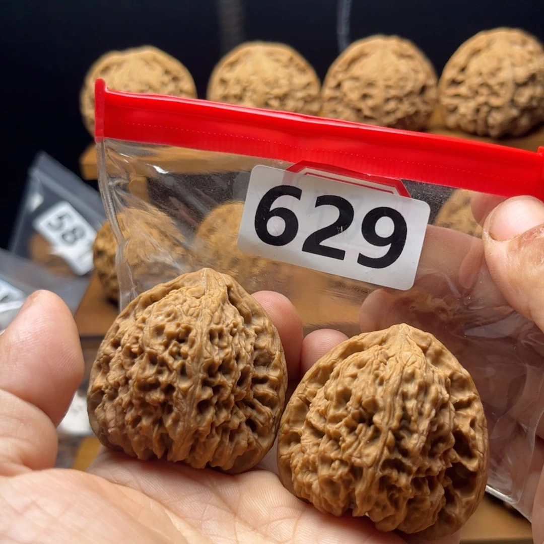 吊坠文玩核桃三角将42