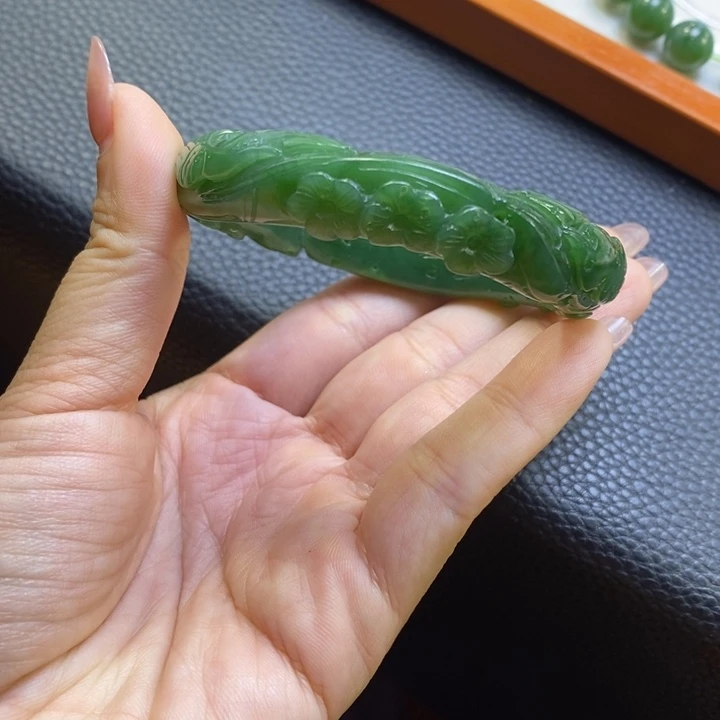 和田玉（碧玉）未镶嵌手镯