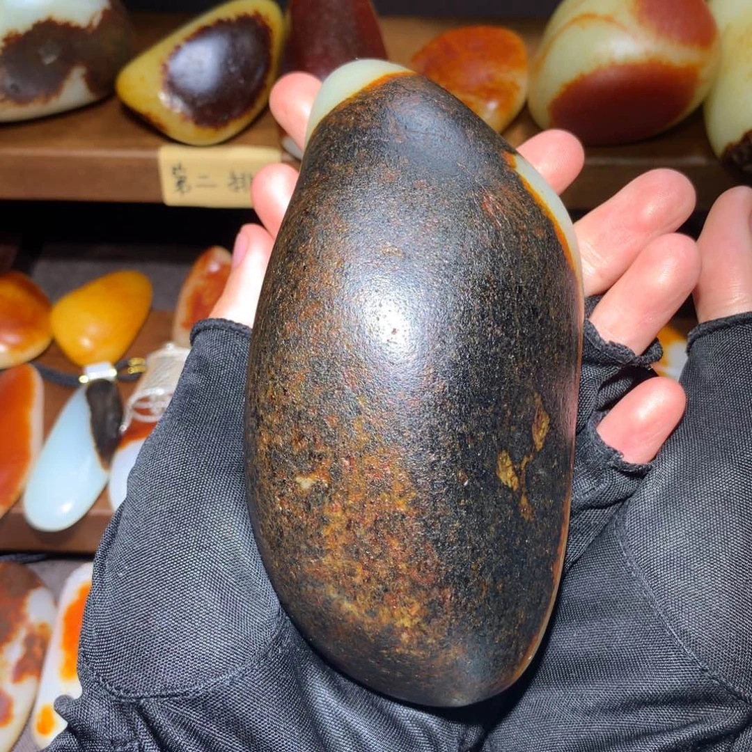 峰***峰和田玉未镶嵌颈饰