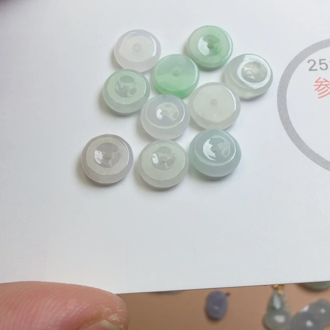 翡翠未镶嵌颈饰56