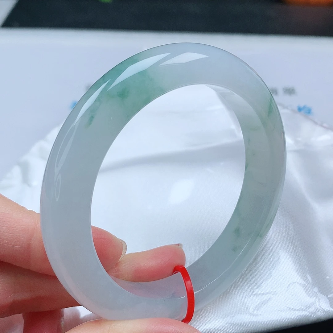 翡翠手镯未镶嵌58圈