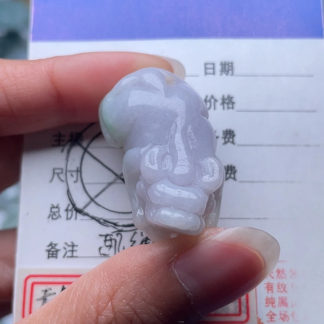 翡翠未镶嵌颈饰貔貅