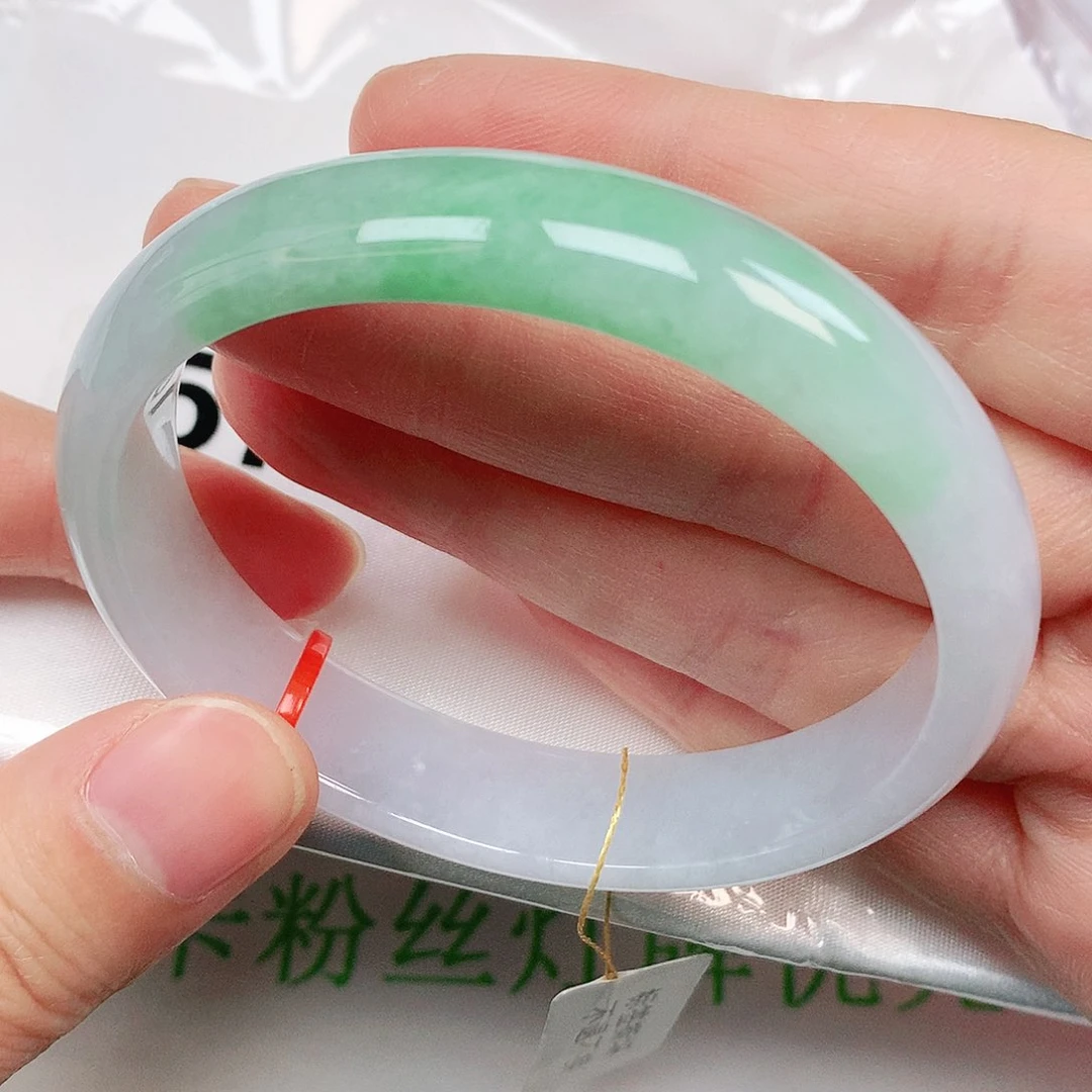 翡翠手镯未镶嵌抖音572