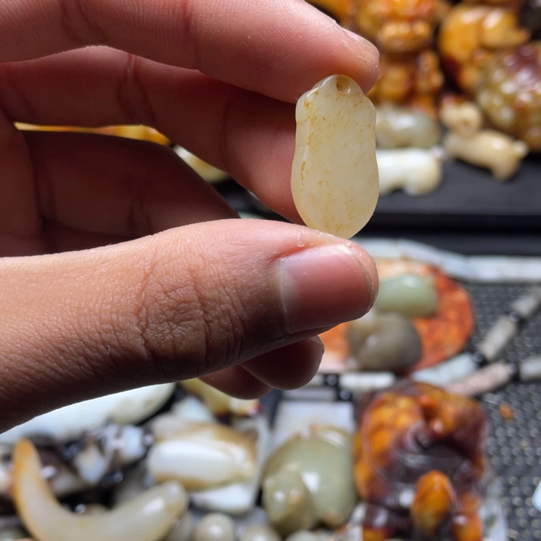 和田玉（糖玉）挂件未镶嵌