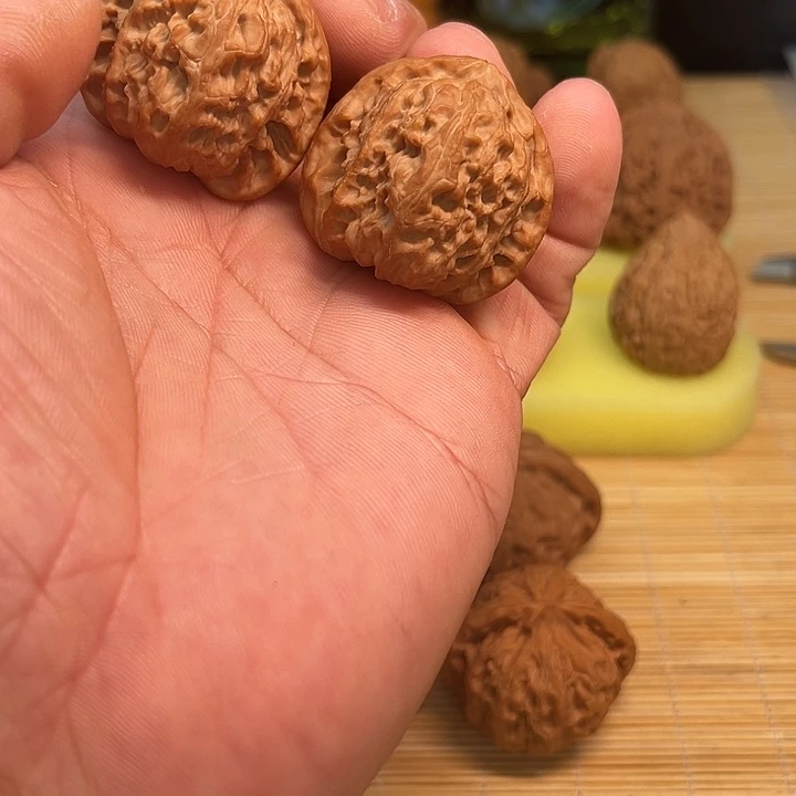 把件桃核全品无修白狮子35尺