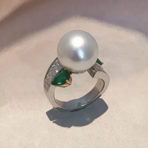 18K金澳白祖母绿戒指