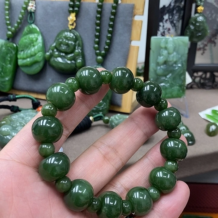 無***㫥颈饰未镶嵌和田玉（碧玉）
