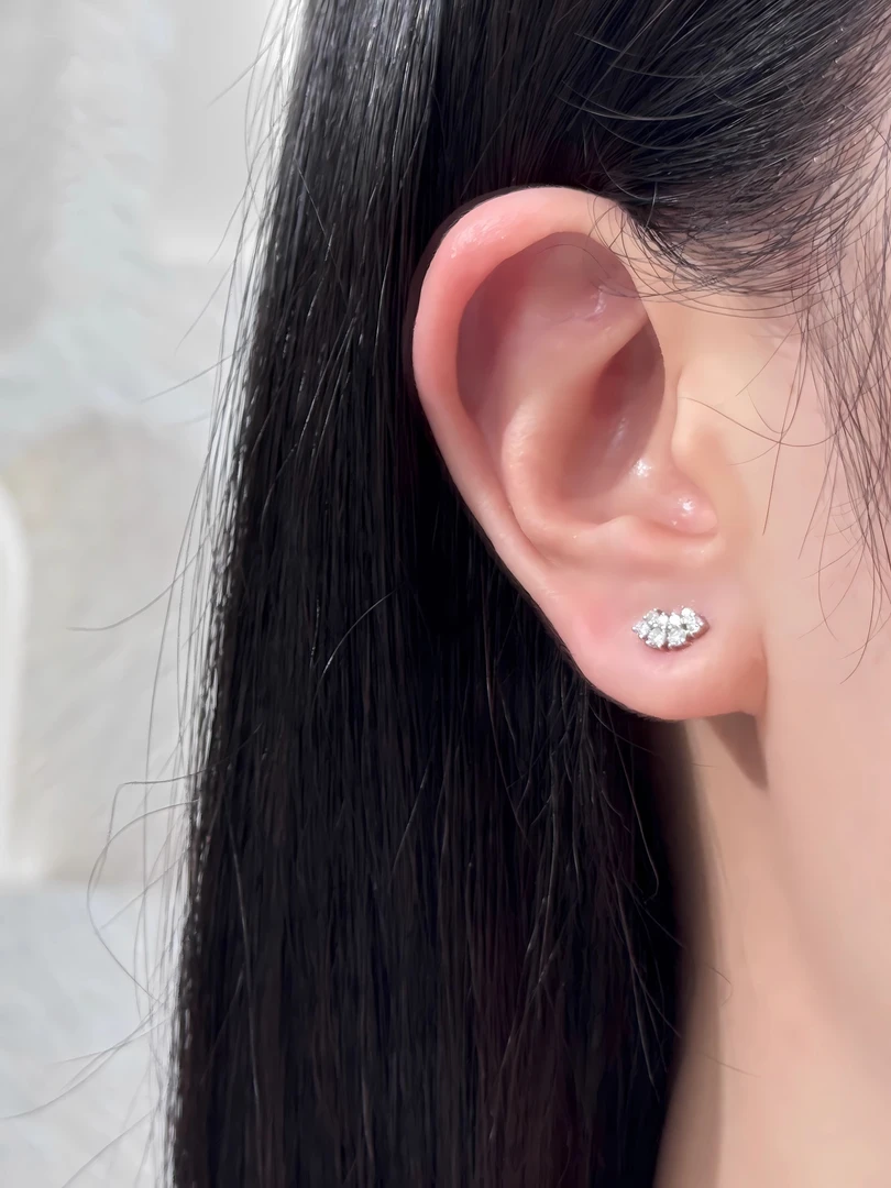 18k女士钻石耳8钻一款多戴耳骨钉轻奢大气18k金耳钉天然南非真钻