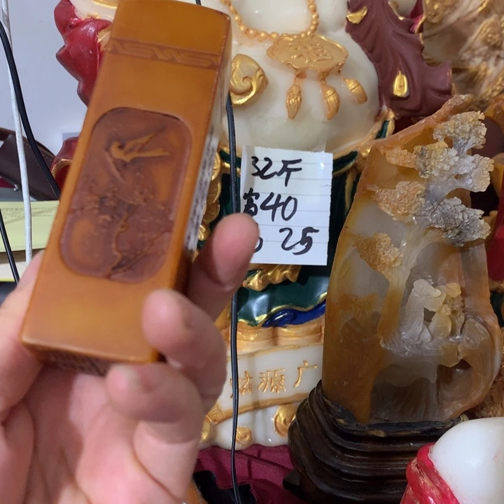 石材摆件等各种工具进行加工