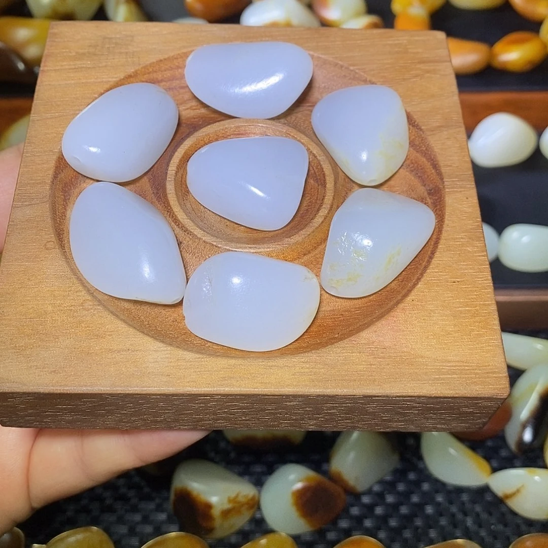 和田玉未镶嵌手串