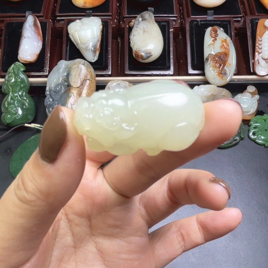 和田玉未镶嵌挂件