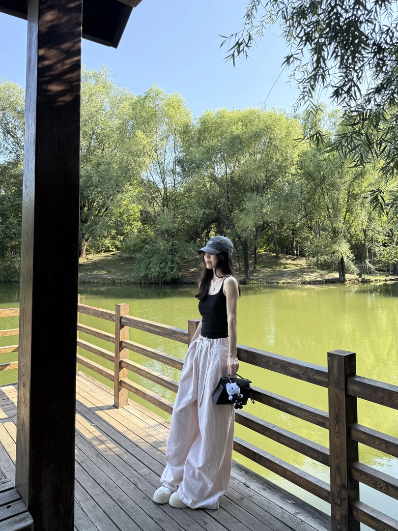 美式简约辣妹穿搭黑色显瘦吊带上衣2025夏季新款懒复古条纹阔腿裤