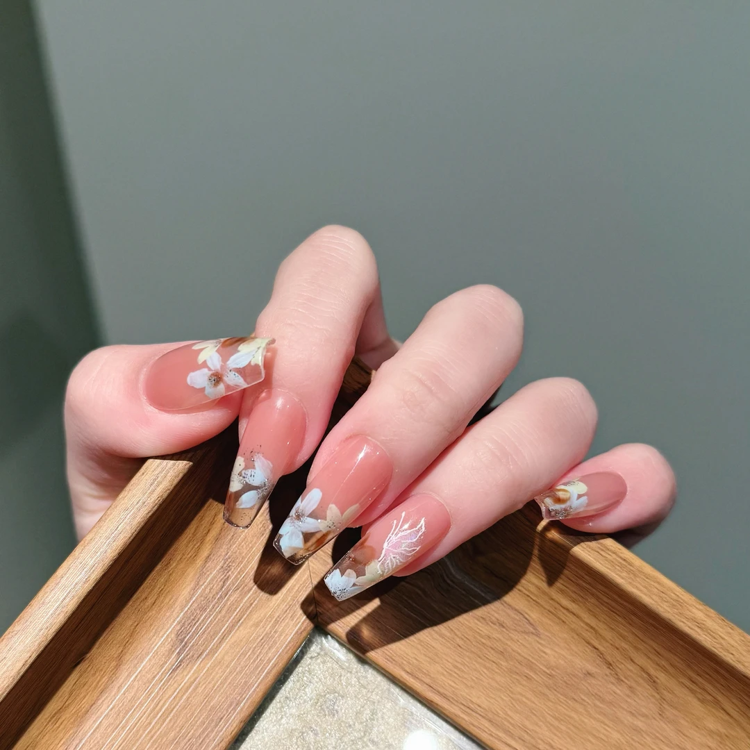 【满庭芳】纯手工穿戴甲秋冬气质显白手绘桃花珍珠猫眼美甲