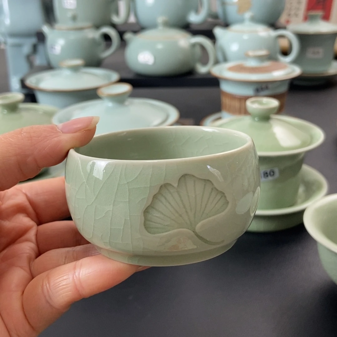 吴***为豆绿釉禅定杯福利款