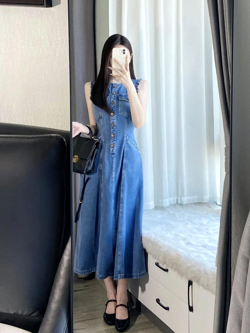 蓝色无袖牛仔背心连衣裙女夏季穿搭高级感独特漂亮超好看收腰长裙
