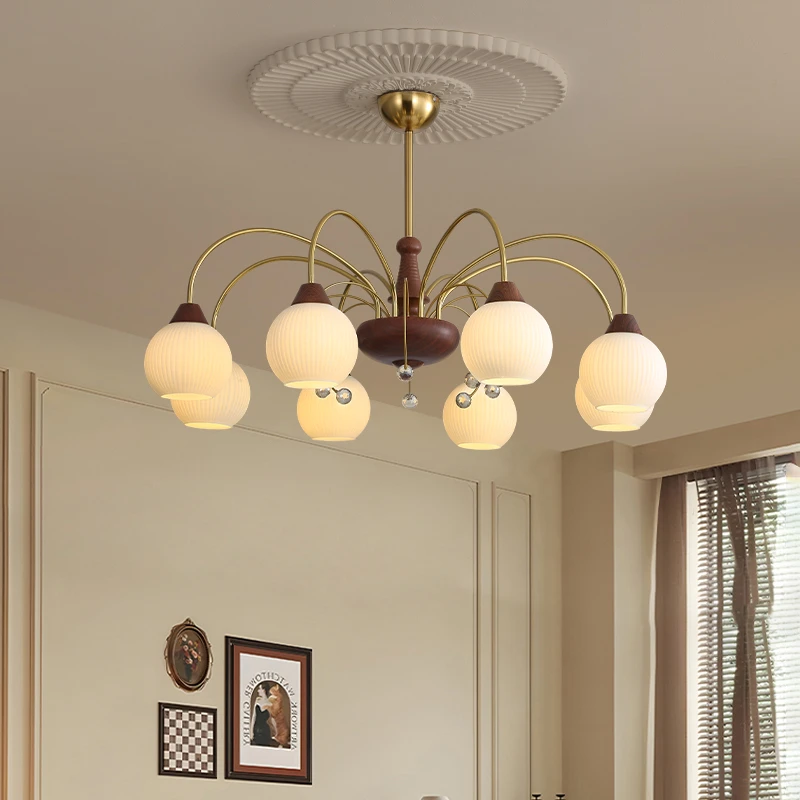 法式中古风吊灯客厅灯2025年新款胡桃木色侘寂风奶油风卧室餐厅灯