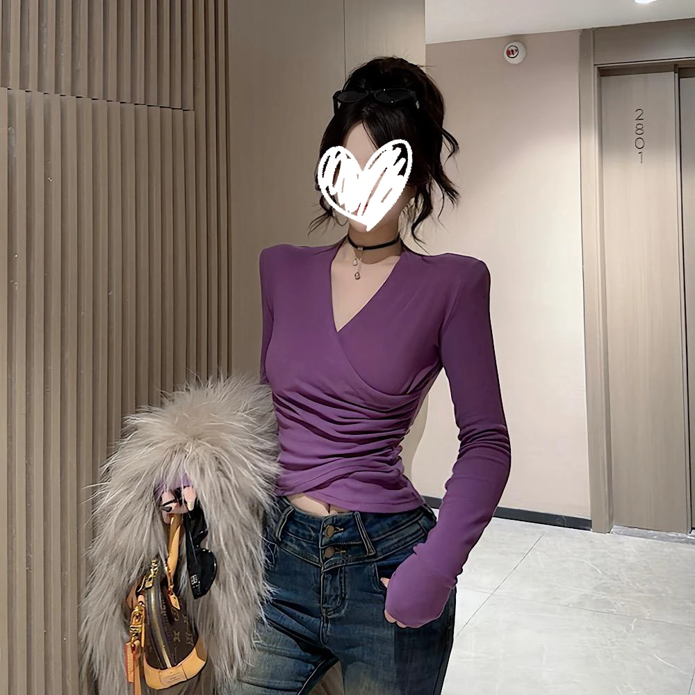 纯欲辣妹不规则交叉V领打底衫女2025秋冬新款设计感气质显瘦上衣