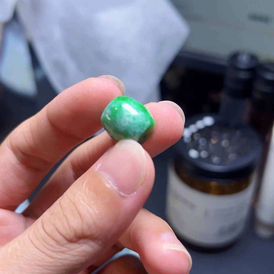 翡翠未镶嵌颈饰翡翠桶珠路路通