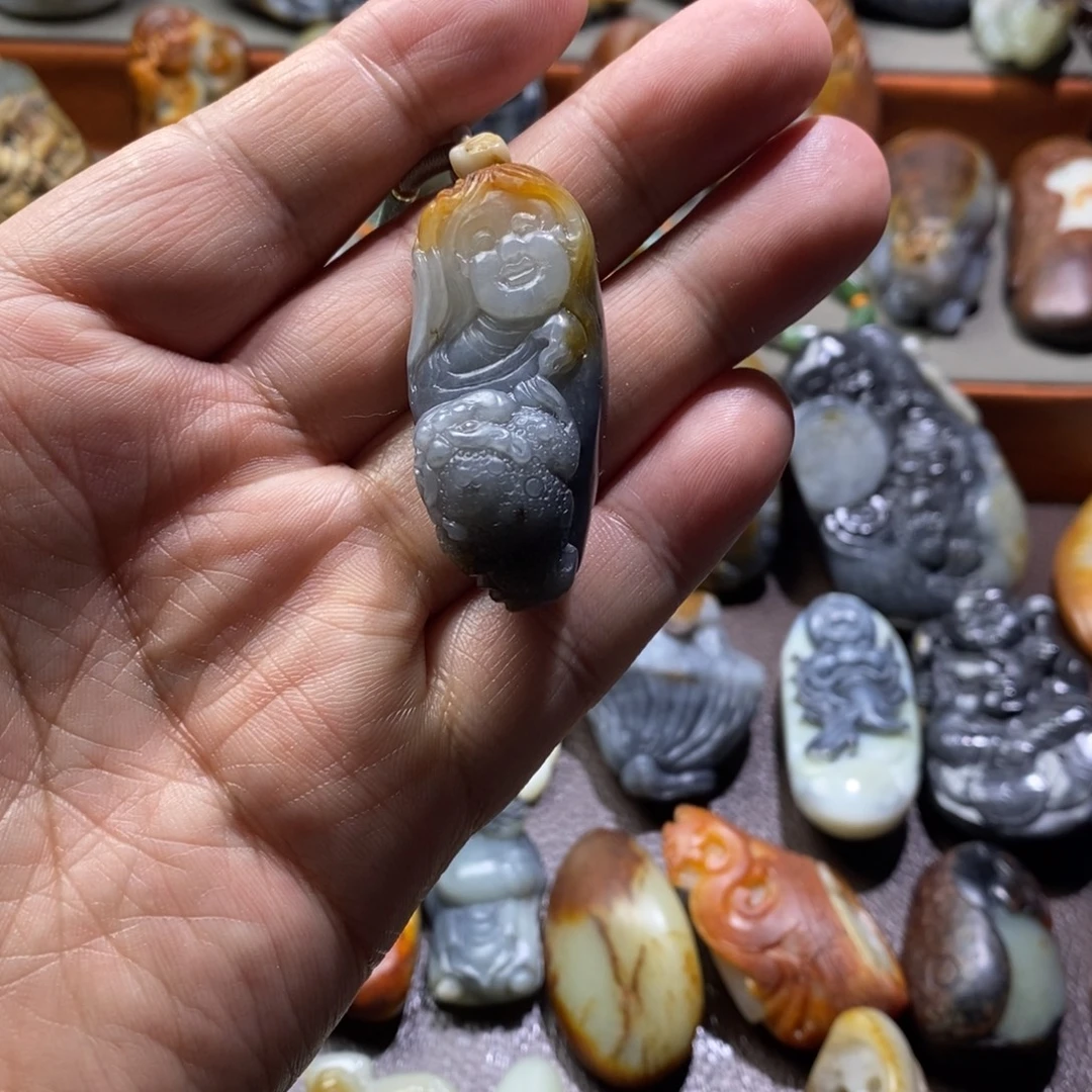 和田玉未镶嵌挂件