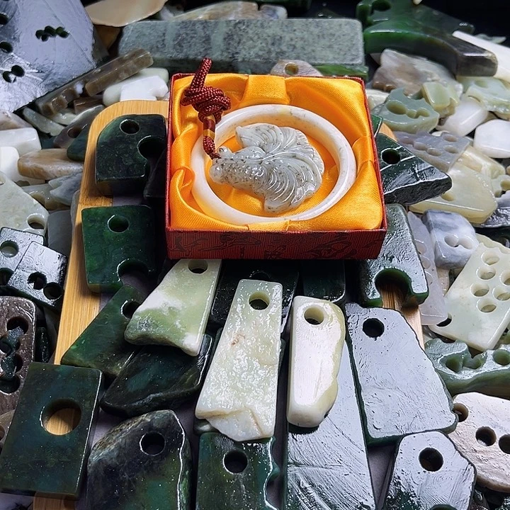 蜕***凤和田玉（糖玉）未镶嵌挂件