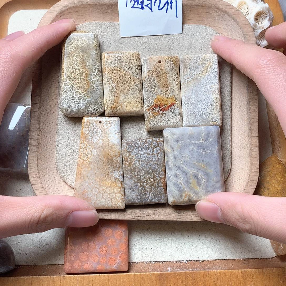 石英质玉颈饰未镶嵌?*.