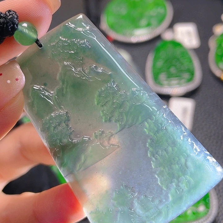 翡翠颈饰未镶嵌67，