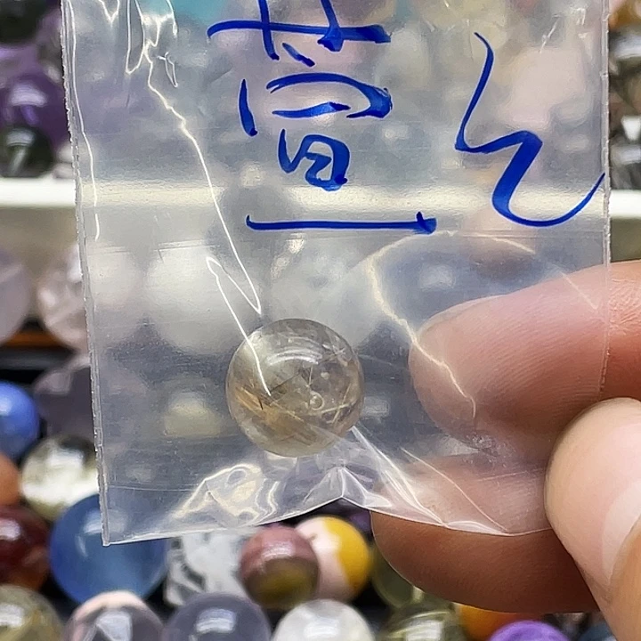 萱****水晶未镶嵌手链这样就不会