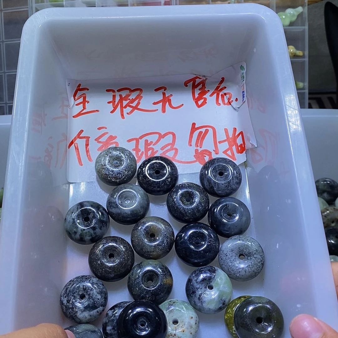 合金蛇纹石玉颈饰213