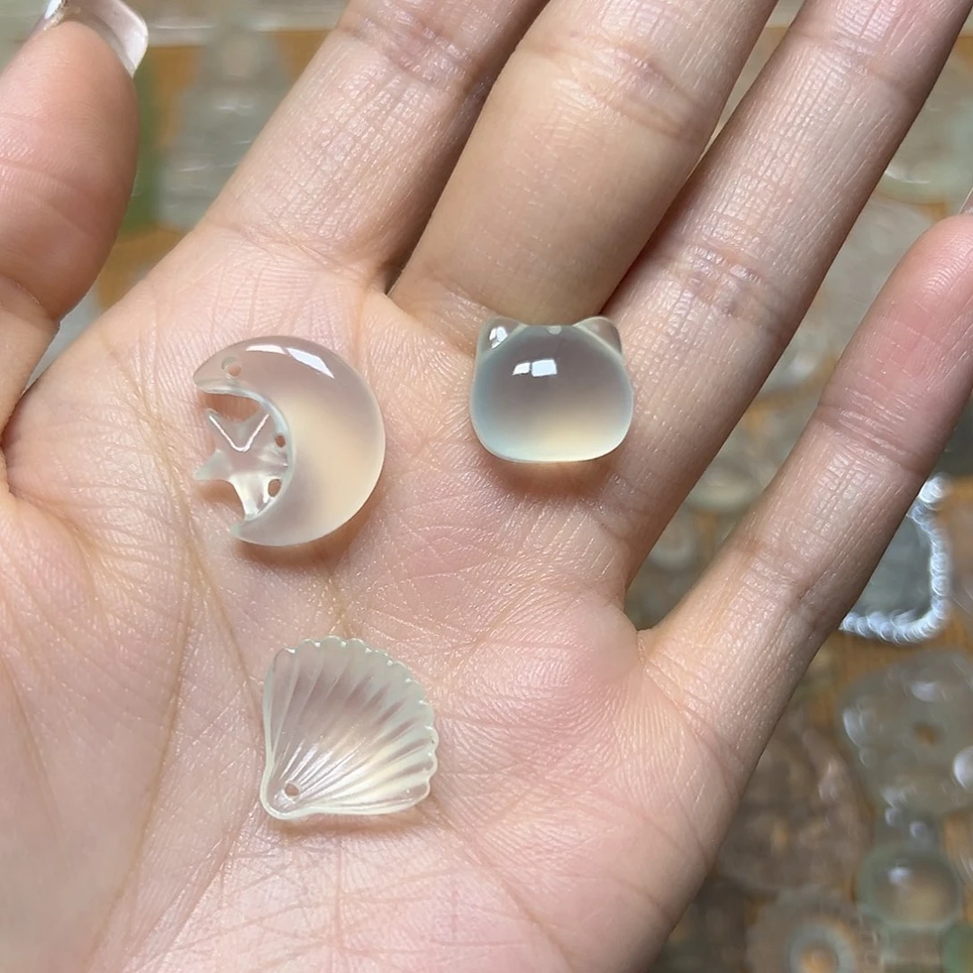 蛇纹石玉未镶嵌颈饰葵****儿