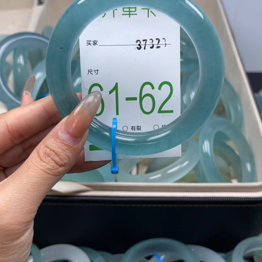 石英岩玉手镯未镶嵌