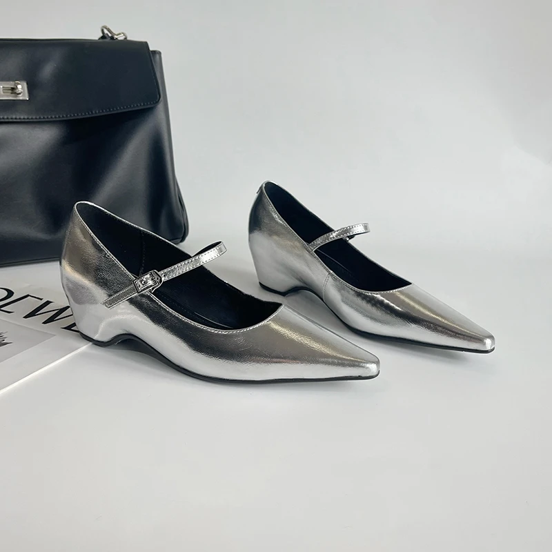 TCZE版~小众法式风一字扣带内增高玛丽珍女鞋气质百搭尖头单鞋女