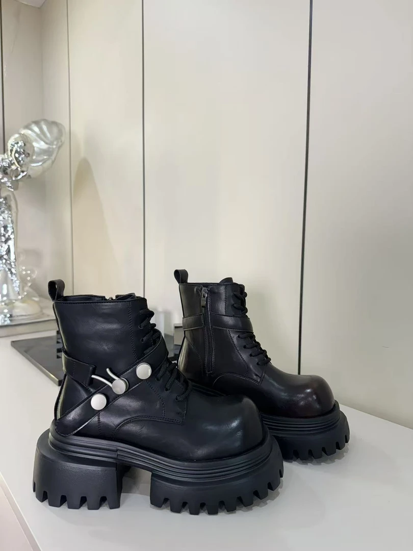 唐小肉时尚百搭厚底常规女款马丁靴明星同款198-2