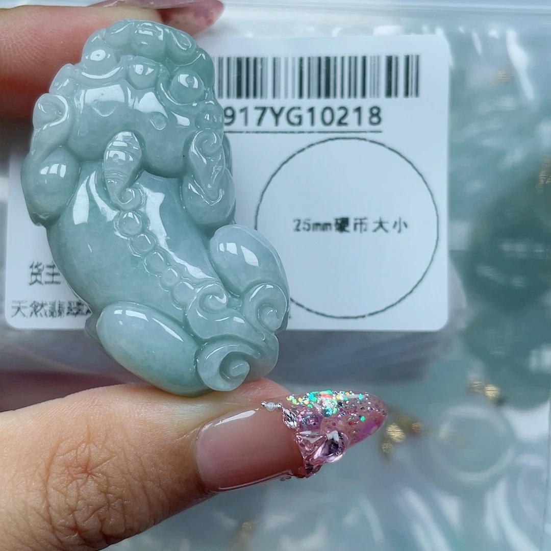 吊坠(不含链)未镶嵌翡翠